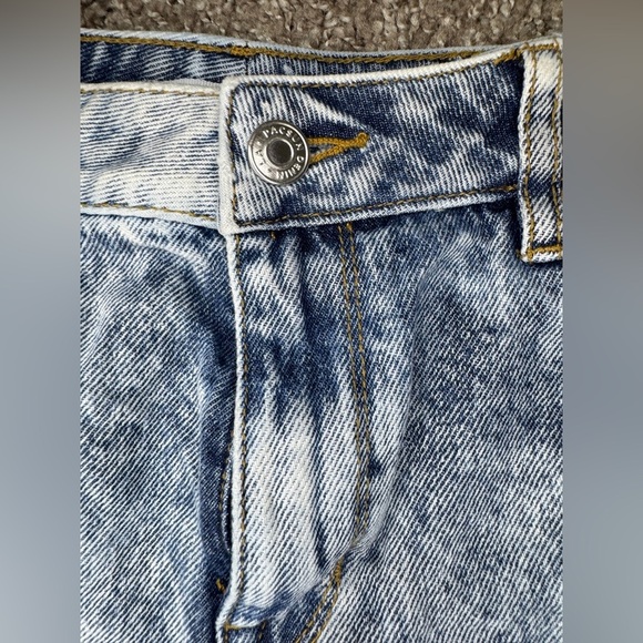 PacSun Light Wash High Rise Festival Jean Shorts - Picture 4 of 9
